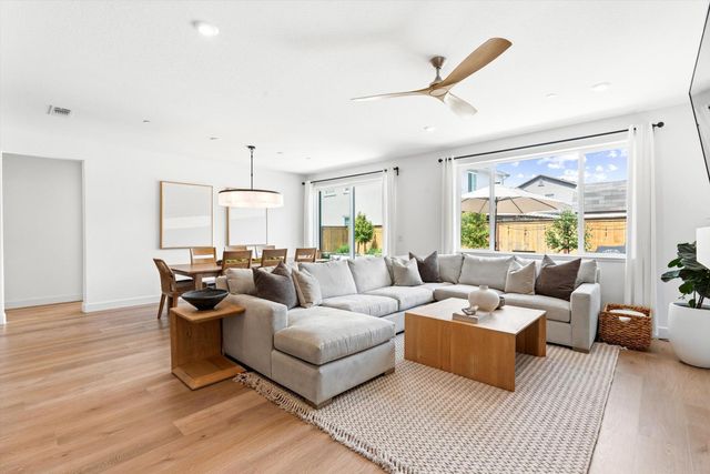 4616 S Hills Dr, Folsom, CA 95630