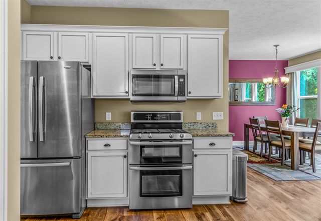 2852 N Saddle Ridge Court, Rockford, MI 49341