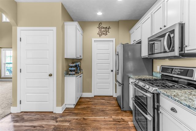 2852 N Saddle Ridge Court, Rockford, MI 49341