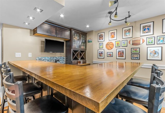 2852 N Saddle Ridge Court, Rockford, MI 49341