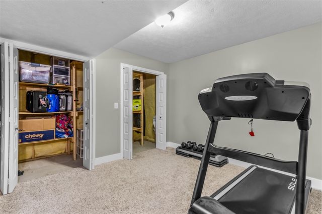 2852 N Saddle Ridge Court, Rockford, MI 49341