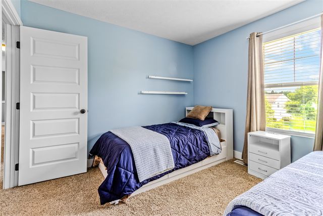 2852 N Saddle Ridge Court, Rockford, MI 49341