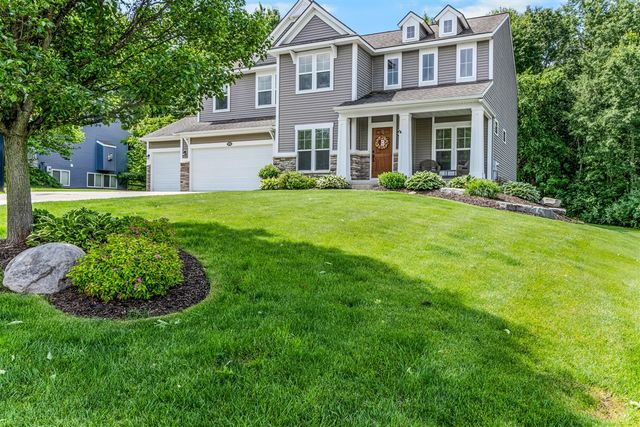 2852 N Saddle Ridge Court, Rockford, MI 49341