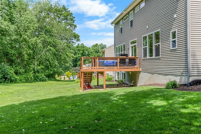 2852 N Saddle Ridge Court, Rockford, MI 49341