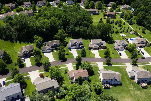 2852 N Saddle Ridge Court, Rockford, MI 49341
