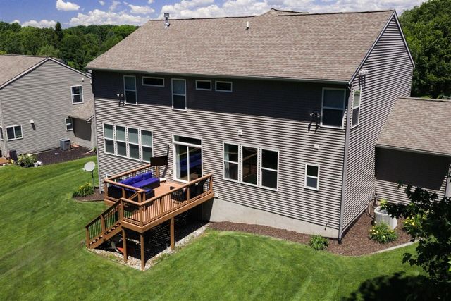 2852 N Saddle Ridge Court, Rockford, MI 49341