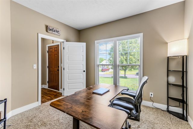 2852 N Saddle Ridge Court, Rockford, MI 49341