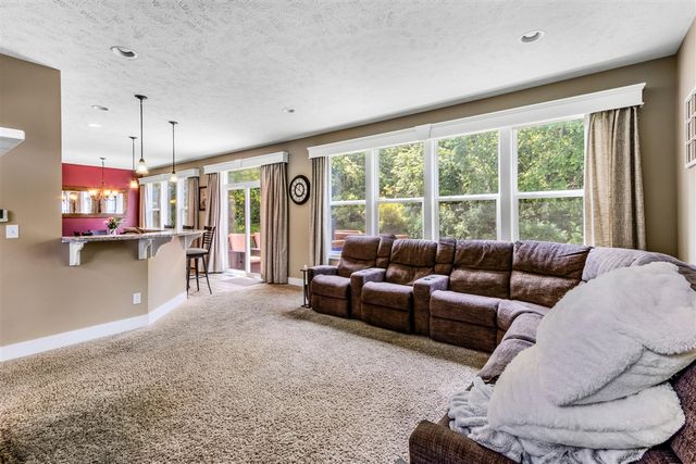 2852 N Saddle Ridge Court, Rockford, MI 49341