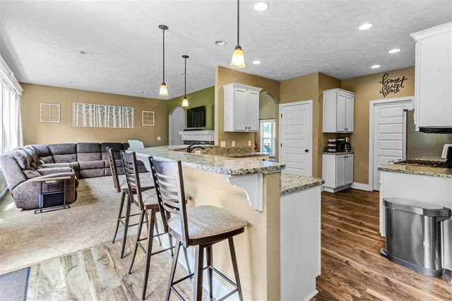 2852 N Saddle Ridge Court, Rockford, MI 49341
