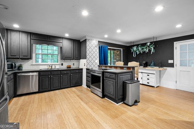 217 Lynn Drive, Fayetteville, GA 30215