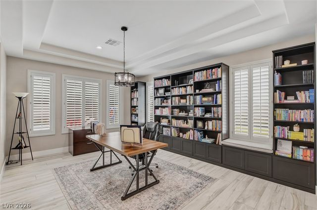 304 Queens Gate Court, Las Vegas, NV 89145