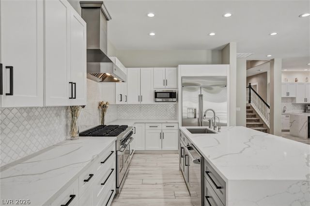 304 Queens Gate Court, Las Vegas, NV 89145