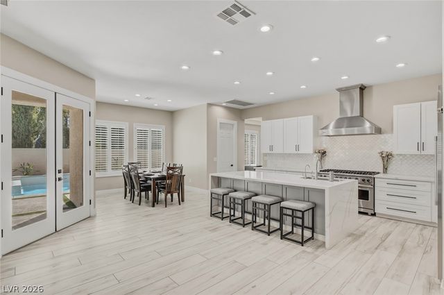 304 Queens Gate Court, Las Vegas, NV 89145