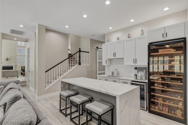 304 Queens Gate Court, Las Vegas, NV 89145