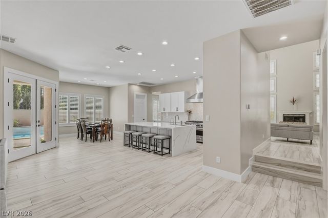 304 Queens Gate Court, Las Vegas, NV 89145