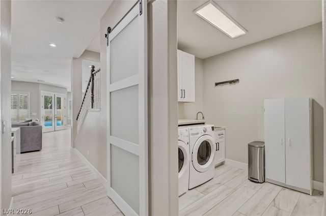 304 Queens Gate Court, Las Vegas, NV 89145