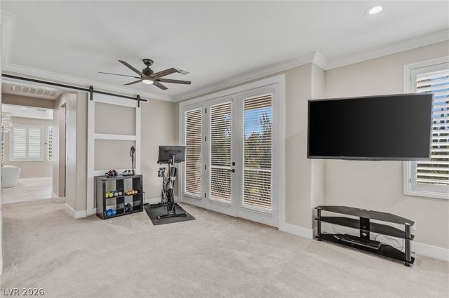 304 Queens Gate Court, Las Vegas, NV 89145