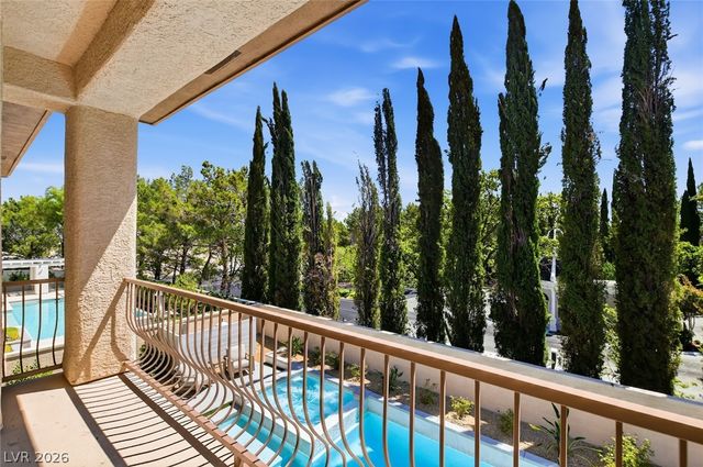 304 Queens Gate Court, Las Vegas, NV 89145