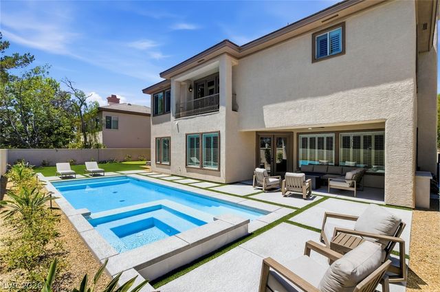 304 Queens Gate Court, Las Vegas, NV 89145