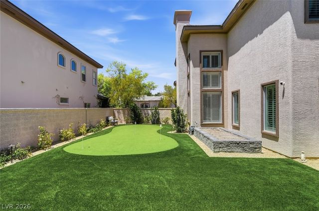 304 Queens Gate Court, Las Vegas, NV 89145