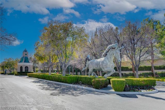 304 Queens Gate Court, Las Vegas, NV 89145