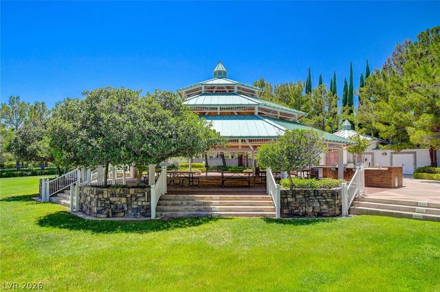 304 Queens Gate Court, Las Vegas, NV 89145