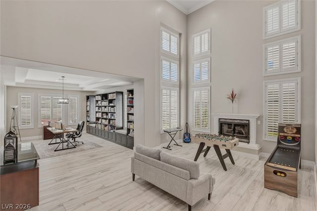 304 Queens Gate Court, Las Vegas, NV 89145