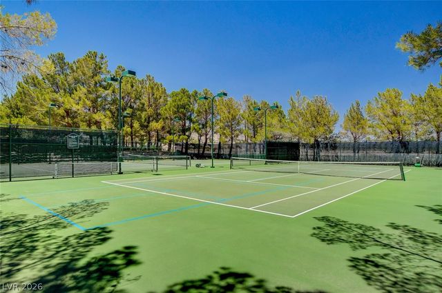 304 Queens Gate Court, Las Vegas, NV 89145