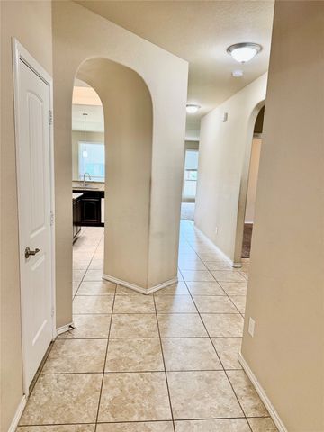 1104 Crest Ridge Drive, Glenn Heights, TX 75154