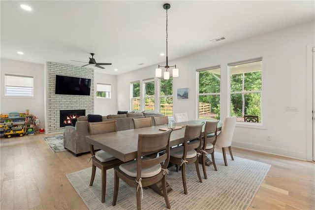 582 Meadow Way, Woodstock, GA 30188