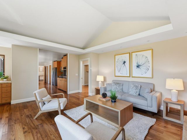 5666 Arboretum Drive, Los Altos, CA 94024