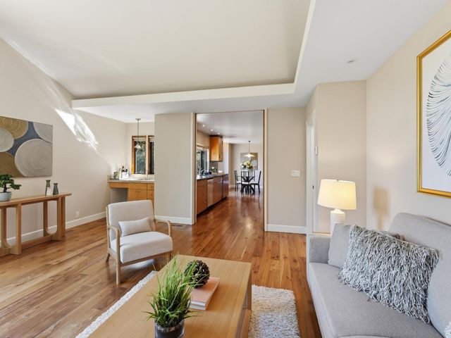 5666 Arboretum Drive, Los Altos, CA 94024