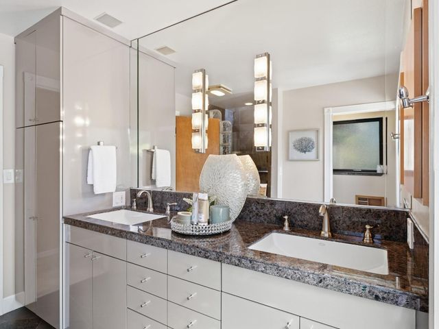 5666 Arboretum Drive, Los Altos, CA 94024