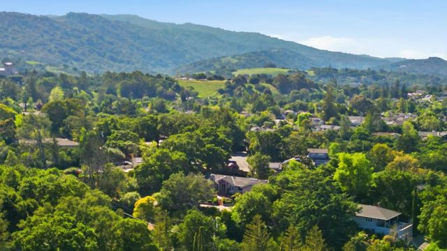 5666 Arboretum Drive, Los Altos, CA 94024