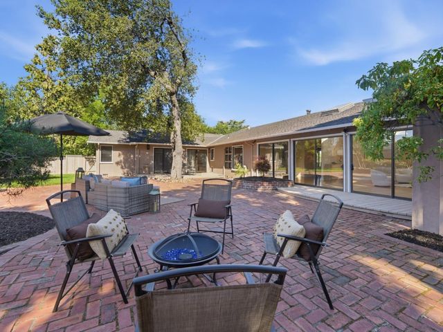 5666 Arboretum Drive, Los Altos, CA 94024