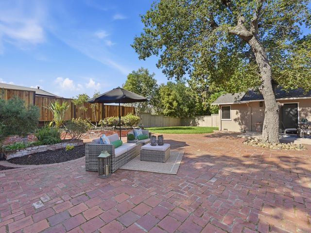 5666 Arboretum Drive, Los Altos, CA 94024