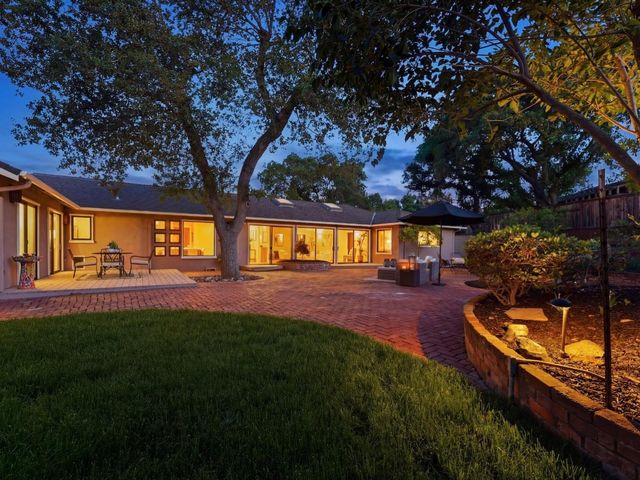 5666 Arboretum Drive, Los Altos, CA 94024
