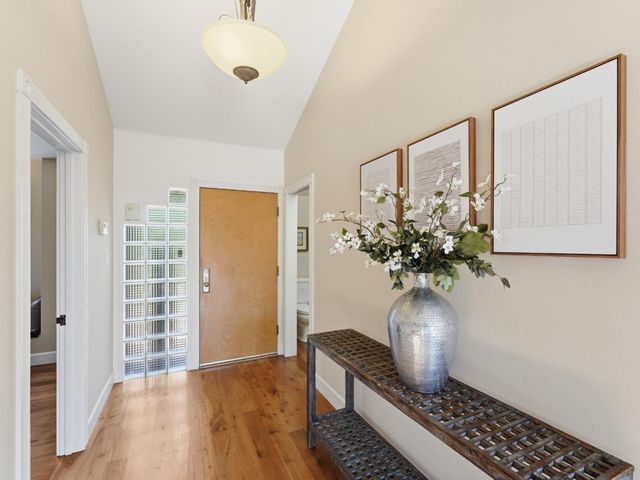 5666 Arboretum Drive, Los Altos, CA 94024