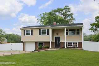 1117 Ruby Drive, Toms River, NJ 08753