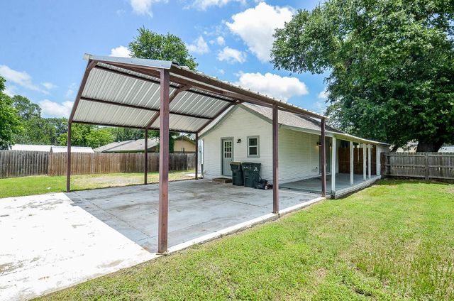 1615 Eagle Lake Road, Sealy, TX 77474