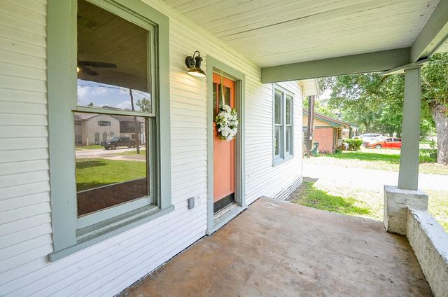 1615 Eagle Lake Road, Sealy, TX 77474