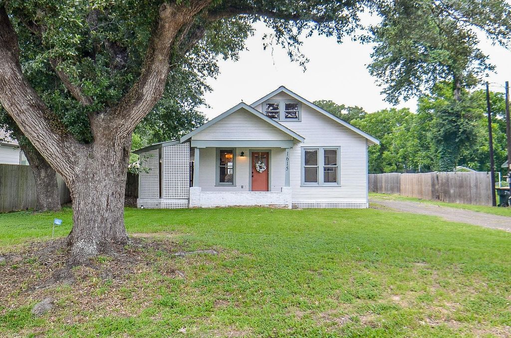 1615 Eagle Lake Road, Sealy, TX 77474