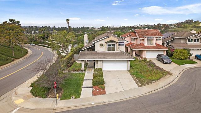 1 Saint Isabella, Laguna Niguel, CA 92677