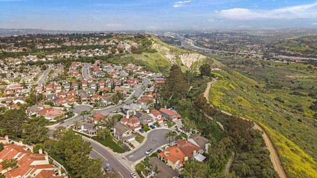 1 Saint Isabella, Laguna Niguel, CA 92677