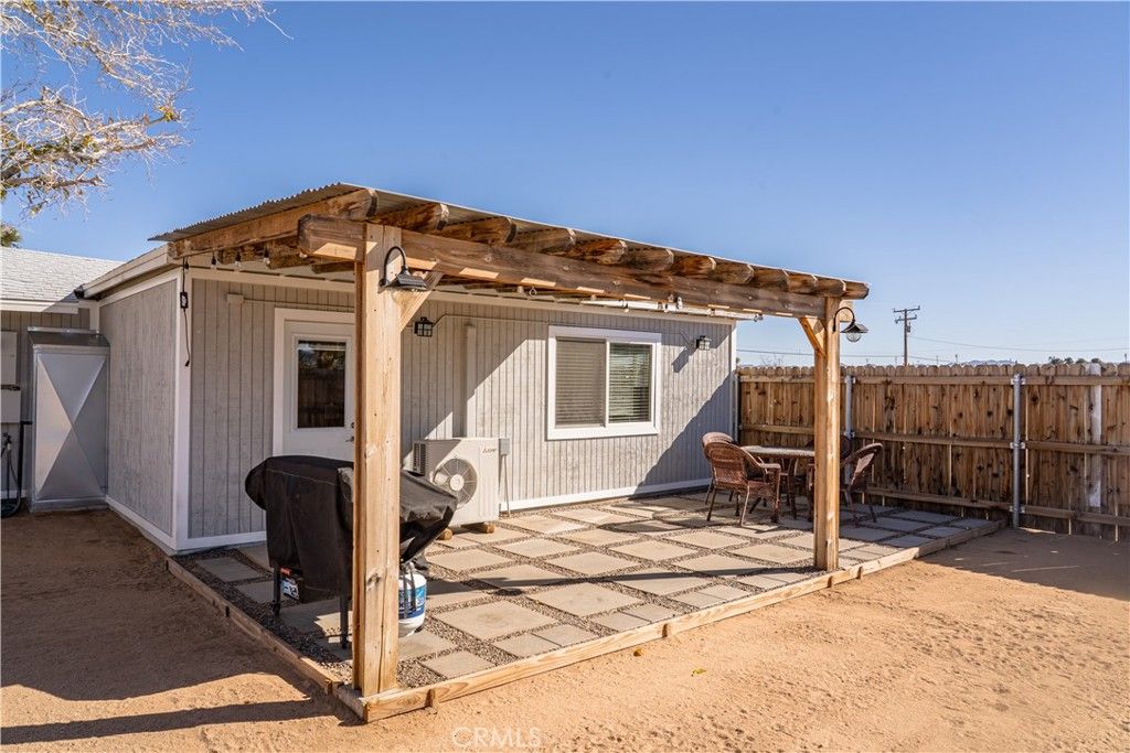 Image 3 of property listing at 3220 Sage, Yucca Valley, CA 92284