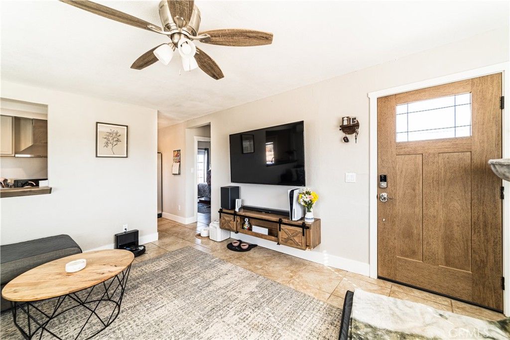 Image 4 of property listing at 3220 Sage, Yucca Valley, CA 92284