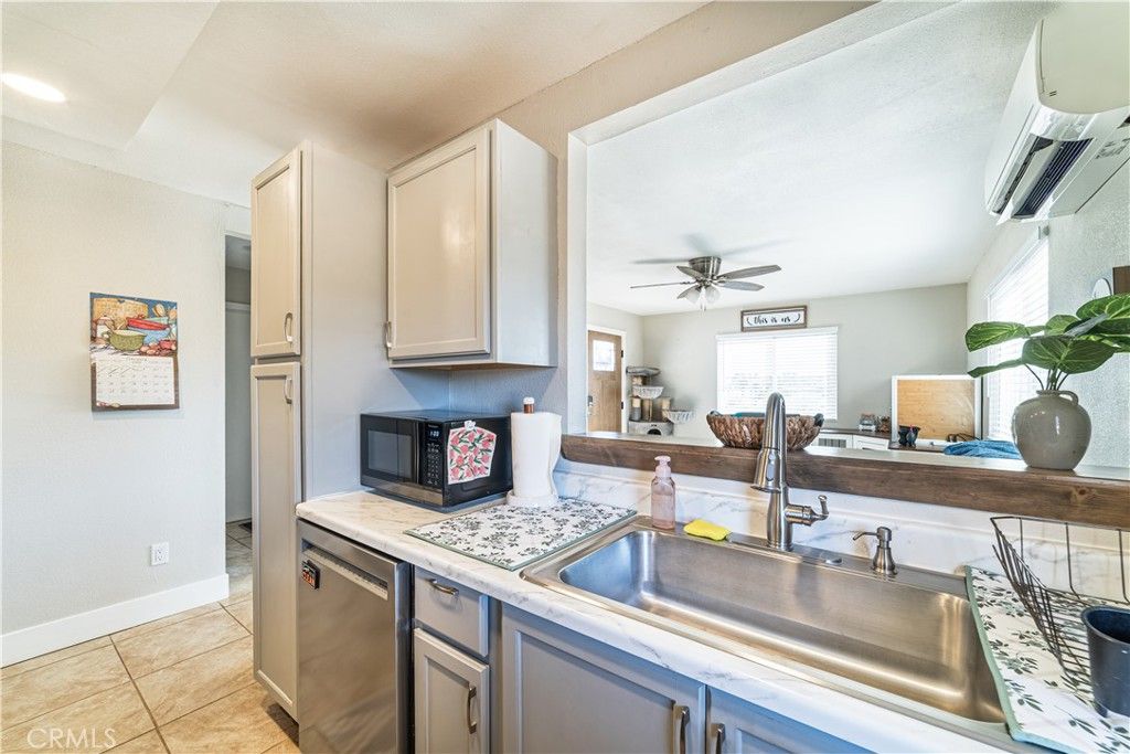 Image 7 of property listing at 3220 Sage, Yucca Valley, CA 92284