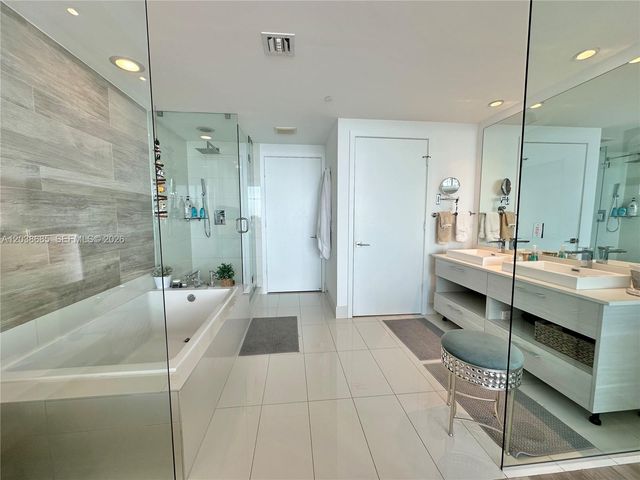 650 NE 32nd Street 1404, Miami, FL 33137