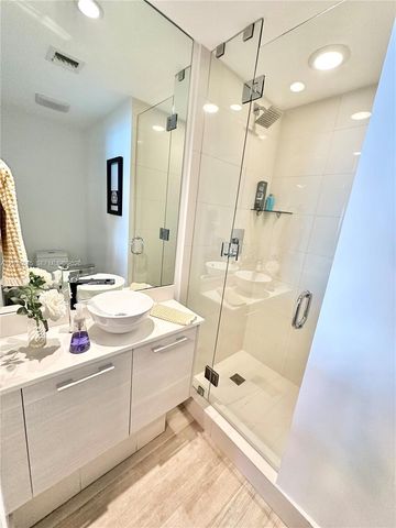 650 NE 32nd Street 1404, Miami, FL 33137