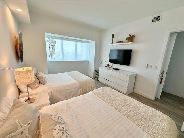 650 NE 32nd Street 1404, Miami, FL 33137